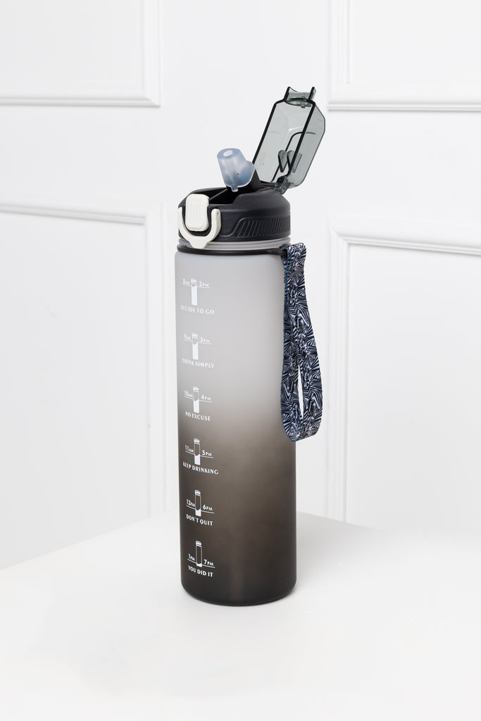 Vandens gertuve juoda