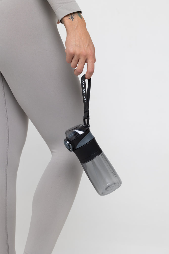 Sportinė vandens gertuvė juoda