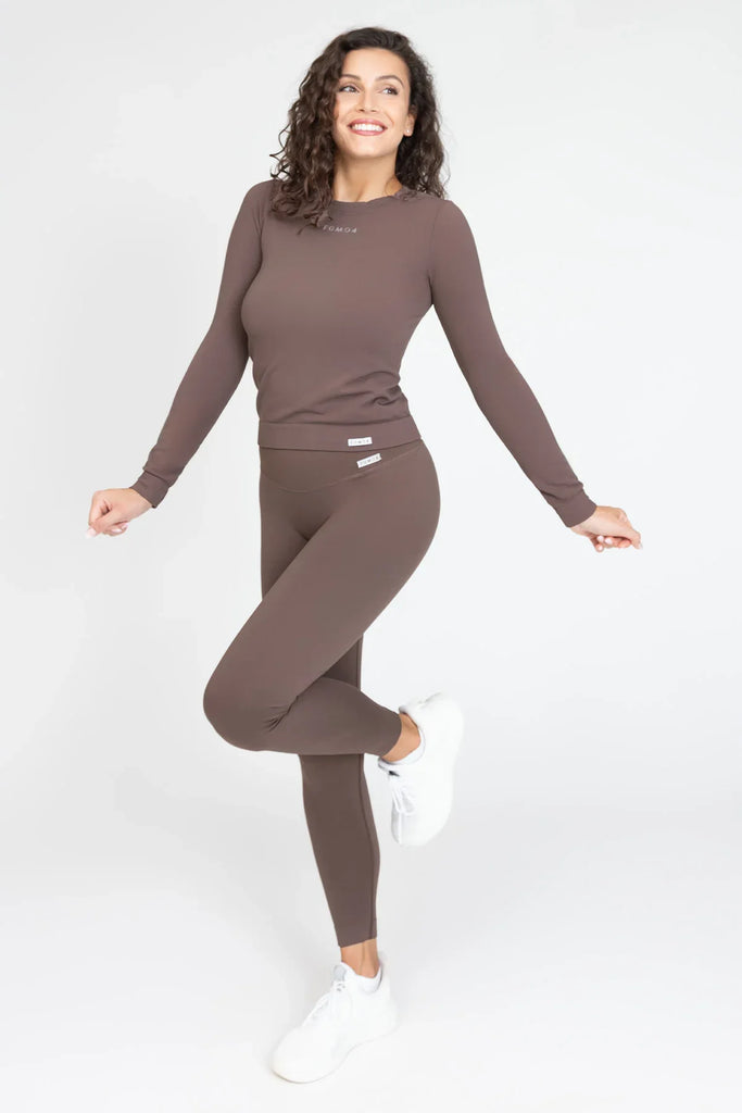 Moteriskas sportinis kostiumelis kakavos spalvos