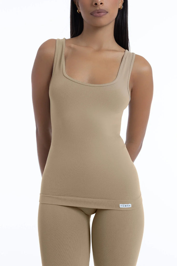 Sportiniai marškinėliai moterims kūno spalvos